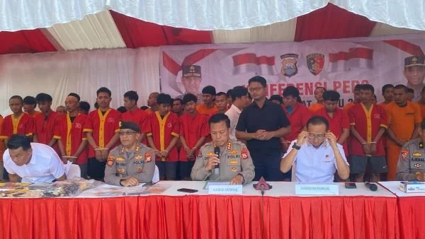 Kabid Humas Polda Sulsel, Kombes Pol Didik Supranoto dalam rilis hasil pelaksanaan Operasi Pekat Lipu 2025 (Dok : Ist).