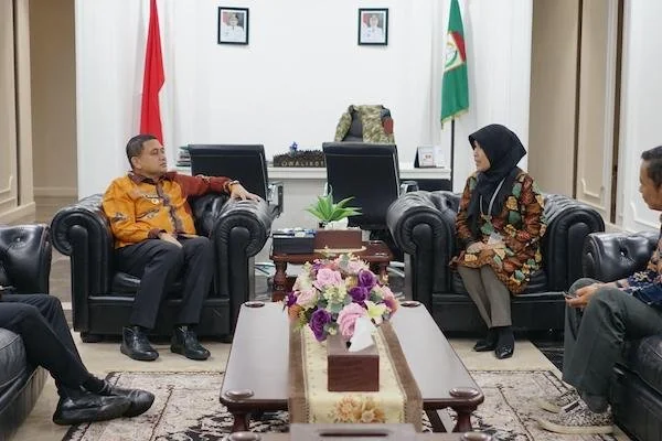 Wali Kota Makassar, Munafri Arifuddin saat melakukan audiensi dengan KPPU RI baru-baru ini (dok ist)