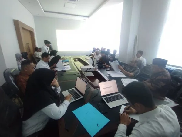 Rapat fasilitasi harmonisasi terhadap empat rancangan produk hukum daerah Kota Makassar (Dok : Ist).