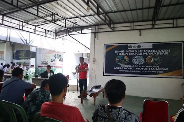 Kolaborasi Asmo Sulsel dengan Bapas Makassar dalam memberikan pembekalan bagi klien pemasyarakatan dengan keterampilan otomotif (Dok: Ist)