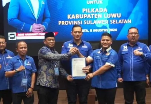 Patahuddin-Dhevy Bijak menerima surat rekomendasi dari Ketua Umum Partai Demokrat Agus Harimurti Yudhoyono di Jakarta (Dok : Ist).