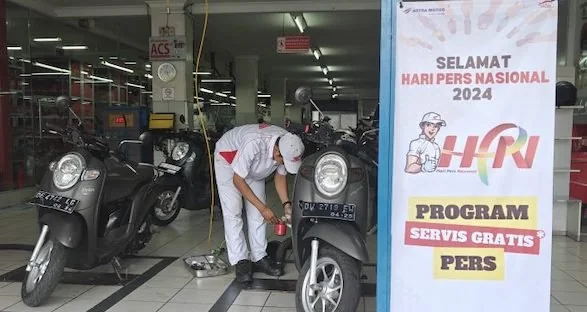 Pelayanan servis gratis oleh Astra Motor Sulawesi Selatan di jalan Alauddin Makassar. Foto IST