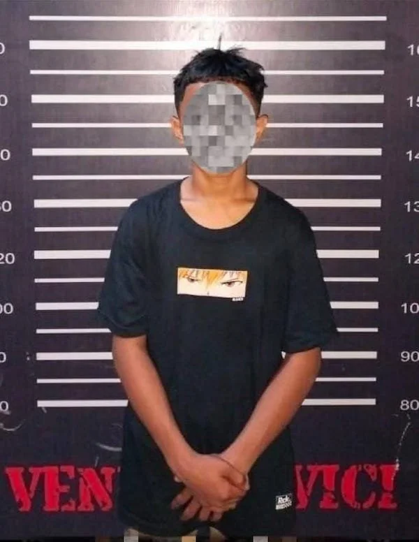 MA (12), terduga pelaku pencurian rumah kosong di Jalan Hasanuddin 2, Kelurahan Bonto Atu, Kecamatan Bissappu, Kabupaten Bantaeng, Sulsel, saat diringkus Polisi.