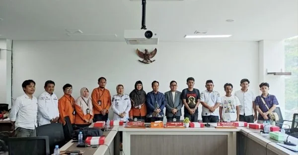 Rapat Dengar Pendapat terkait keluhan masyarakat ketidaksesuaian data penerima Bansos yang diduga dipengaruhi ketidakakuratan data desil kemiskinan di Provinsi Sulawesi Barat (Dok: Ist)