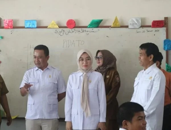 Fraksi Gerindra DPRD Makassar saat melakukan pemantauan pelaksanaan program Makan Bergizi Gratis (Dok : Ist).