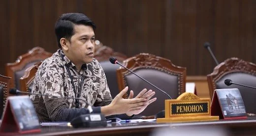 Maizal Alfian selaku Pemohon saat mengikuti sidang pendahuluan pengujian Undang-Undang Nomor 1 Tahun 2015 tentang Pemilihan Kepala Daerah, (Dok: Ist).