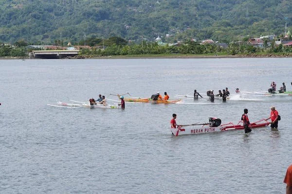 Lomba perahu katinting yang di gelar Polda Sulbar (dok:Ist)