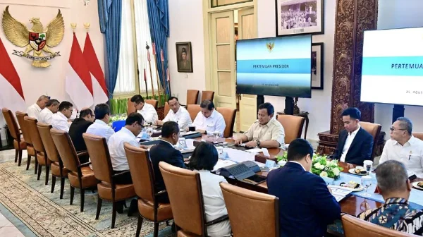 Presiden Prabowo Subianto memimpin rapat terbatas (Dok : Int).