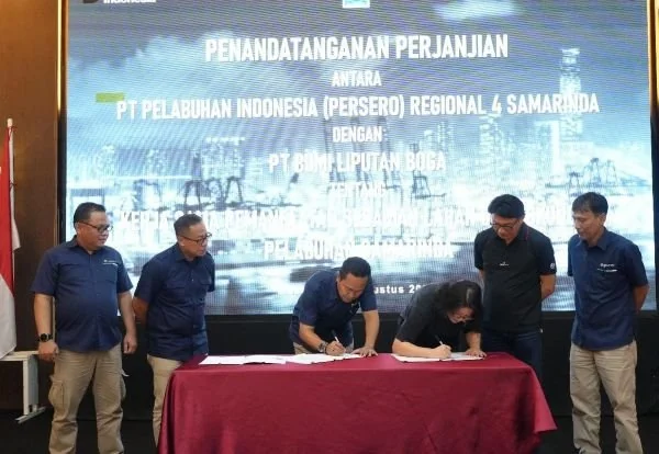 Pelindo dan Bumi Liputan Boga saat melakukan penandatanganan perjanjian pemanfaatan lahan pelabuhan Samarinda (Dok: Ist)