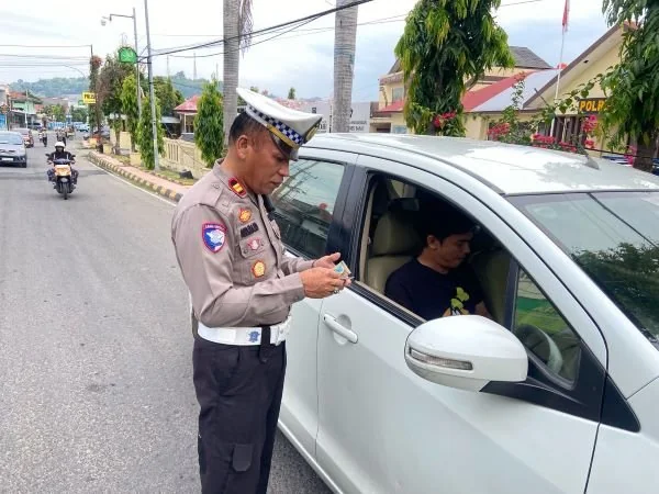 Operasi lalu lintas yang dilaksanakan Polres Majene (Dok : ist).