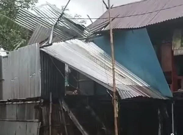 Ilustrasi Rumah Terdampak Angin Kencang. (Dok: Ist)