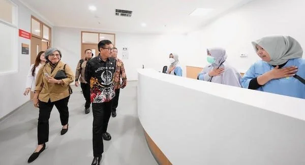 Tim Komisi IX DPR RI didampingi Sekprov Sulsel, Jufri Rahman (Dok: Int)