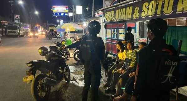 Satgas Preventif OMB Polresta Mamuju saat menggelar patroli malam (Dok : Ist).