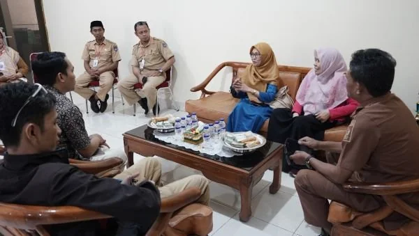 Kunjungan resmi Unifa ke SMK Negeri 2 Makassar. Dok. Ist