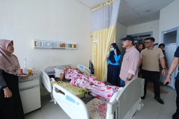 Wakil Bupati Gowa, Abdul Rauf Malaganni melakukan inspeksi mendadak (sidak) ke Rumah Sakit Umum Daerah (RSUD) Syekh Yusuf Kabupaten Gowa.