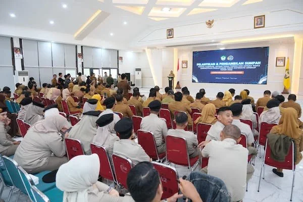 Suasana Pelantikan dan Pengambilan Sumpah Panitia, Ajudikasi, Satgas Yuridis san satgas Administrasi PTSL, (Dok: Ist).
