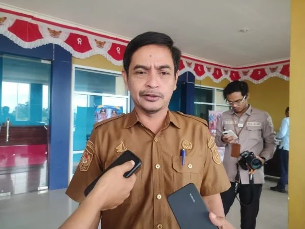 Kadis ESDM Sulbar, Mohammad Ali Chandra saat diwawancarai Jurnalis (Dok : Ist).