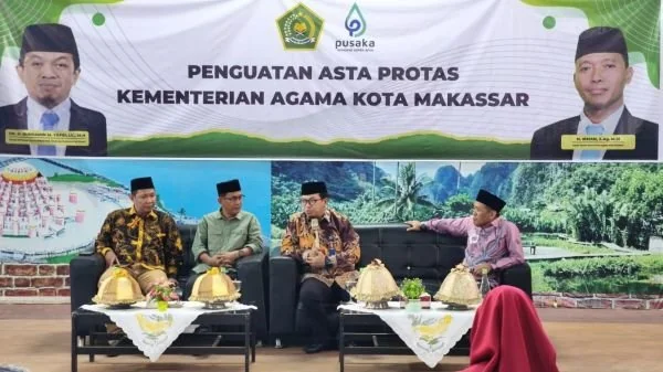 Tenaga Ahli Menteri Agama RI, Bunyamin memberikan penguatan Asta Protas di Kementerian Agama Kota Makassar (Dok : Ist).