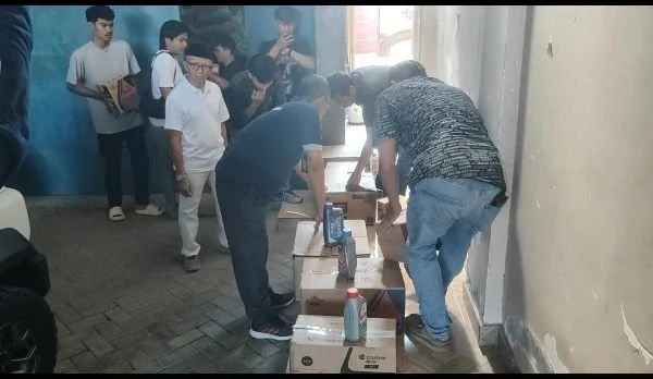 Penggerebekan oli ilegal di Kecamatan Wonomulyo, Kabupaten Polewali Mandar (Dok : Ist).