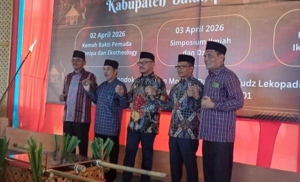 Bupati Polman bersama Gubernur Sulbar dan Pejabat lainnya menghadiri kongres rakyat Balanipa (dok:ist)