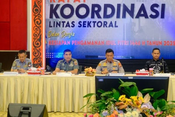Rakor Operasi Ketupat 2025 Polda Sulsel berdama Forkopimda Provinsi Sulsel (Dok: Ist)