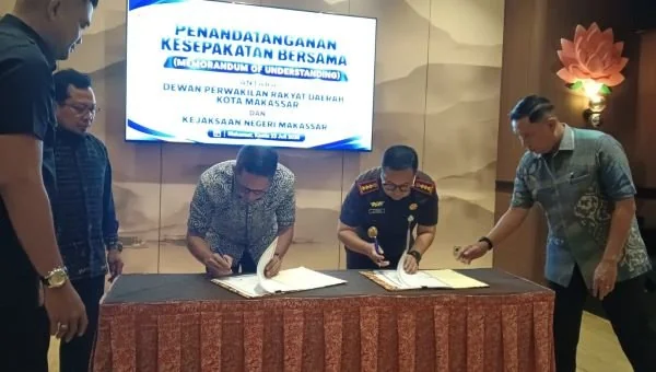 DPRD Kota Makassar dan Kejari Makassar Melakukan Penandatanganan MoU di Bidang Perdata dan TUN (Dok: Sinta KabarMakassar).