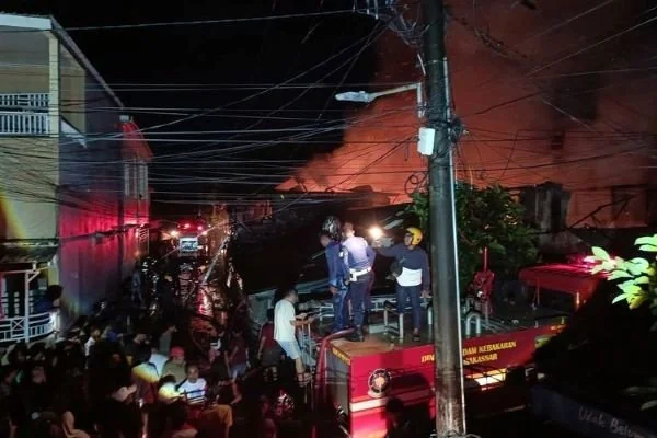 Kebakaran terjadi di kawasan padat penduduk di Kelurahan Rappokalling, Kecamatan Tallo (Dok : Int).