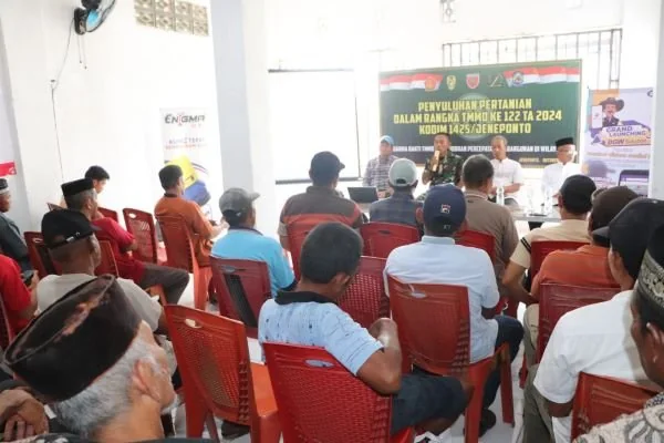 Pasi Ter TMMD, Letda Cba Hasanuddin saat menyampaikan apresiasi atas partisipasi aktif dari Tim DGW Makassar (Dok : Ist).