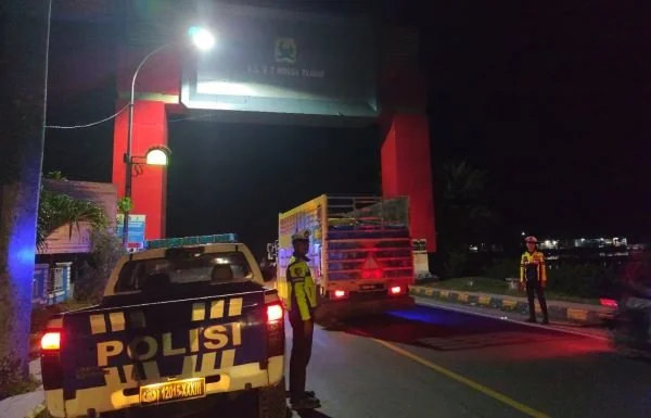 Personel Polres Majene saat berjaga di titik rawan  (Dok : Ist).