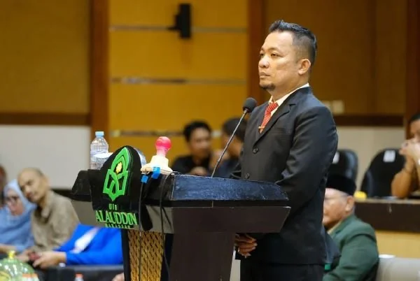 Kadis Dukcapil Jeneponto, Mustaufiq saat mengikuti ujian materi di Kampus UIN Makassar (Dok : Ist).