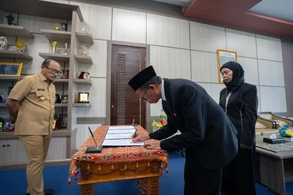 Pelantikan Direksi Perseroda PT. Sulawesi Barat Malaqbi yang dilakukan Gubernur Sulbar (Dok: Ist)
