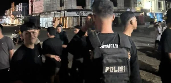 Personel Polresta Mamuju saat mendatangi TKP balap liar (dok:Ist)