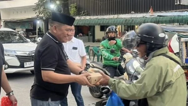 PGIW Sulselbara dan GAMKI Sulsel berbagi takjil Ramadan (dok. Ist)