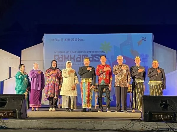 Pembukaan museum keliling kepresidenan (Dok Andini KabarMakassar).