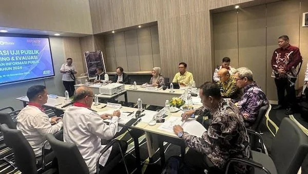 Presentasi uji publik monitoring dan evaluasi keterbukaan informasi publik (Dok: Int)