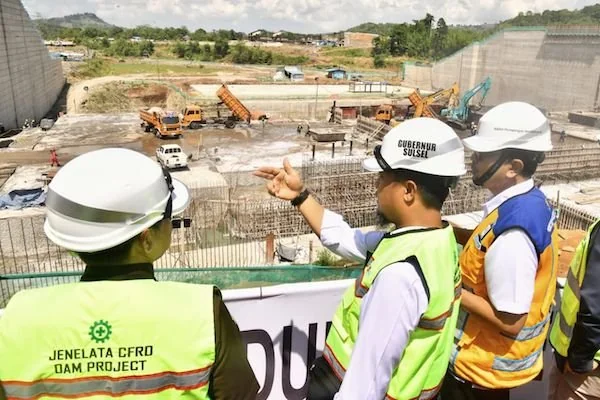 Kunjungan Gubernur Sulsel Andi Sudirman Sulaiman di proyek pembangunan bendungan Jenelata (dok. Ist)