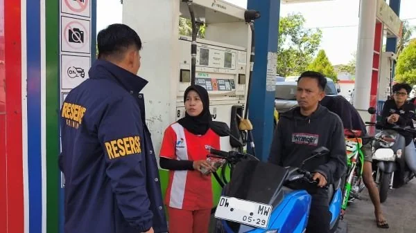 Unit Tipidter Satreskrim Polresta Gowa menggelar inspeksi mendadak ke enam SPBU di Kecamatan Somba Opu (Dok: Ist)