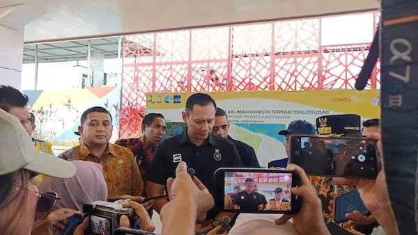 Menteri Koordinator Bidang Infrastruktur dan Pembangunan Kewilayahan Republik Indonesia, Agus Harimurti Yudhoyono saat Melakukan Kunjungi IPAL Losari Kota Makassar, (Dok: Sinta Kabar Makassar)