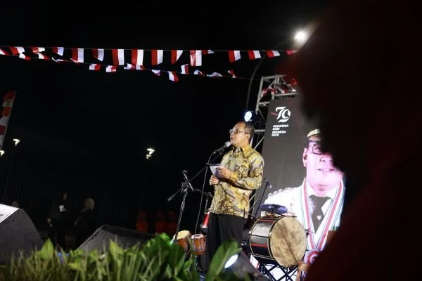 Wali Kota Makassar, Moh Ramdhan Pomanto dalam Pesta Rakyat perayaan HUT RI di Kawasan Center Point of Indonesia (CPI), Kecamatan Tamalate (Dok : Ist).