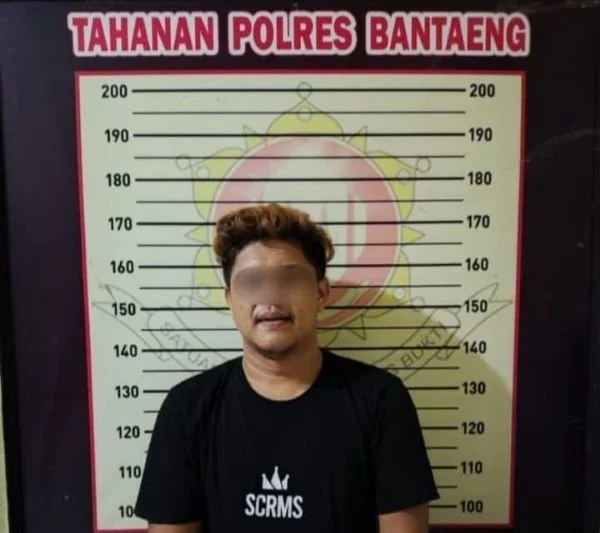 ZF (30), pelaku penganiayaan anak dibawah umur saat diamankan Tim Resmob Polres Bantaeng. (Dok. Ist).