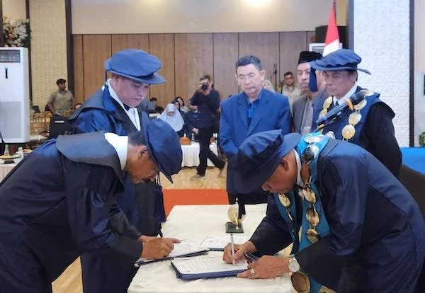 Pengukuhan dua guru besar Universitas Bosowa di Balai Sidang 45 Kampus Unibos, Jalan Urip Sumoharjo Makassar (Dok: Ist)