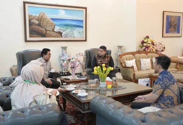 Audiens Kementerian Lingkungan Hidup drngan Wali Kota Makassar Munafri Arifuddin (Dok: Ist).