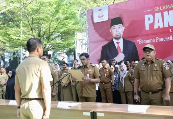 ASN Lingkup Pemkot Makassar saat Deklarasi dan Penandatanganan Pakta Integritas Netralitas jelang Pilkada 2024 (Dok : Ist).