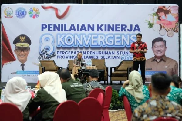 Sekretaris Tim Percepatan Penurunan Stunting (TPPS) Kabupaten Gowa, Sofyan Daud saat hadir pada Penilaian Kinerja Konvergensi Percepatan Penurunan Stunting  Provinsi Sulawesi Selatan Tahun 2024 (Locus Tahun 2023) memaparkan sejumlah pencapaian penanganan