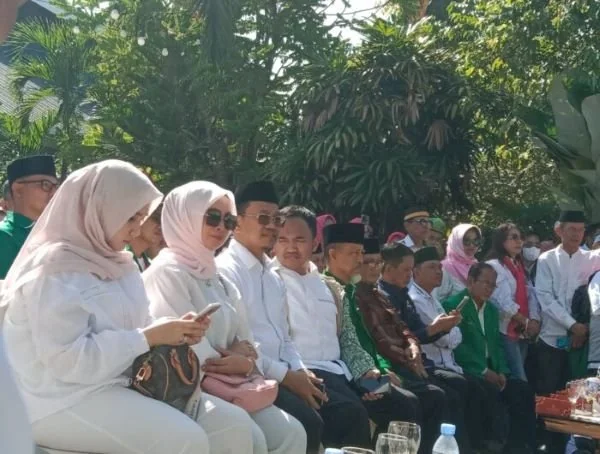 Relawan dan pendukung pasangan AURA Amir Uskara-Irmawati Haeruddin yang maju di Pilkada Gowa 2024 (Dok : Ist).