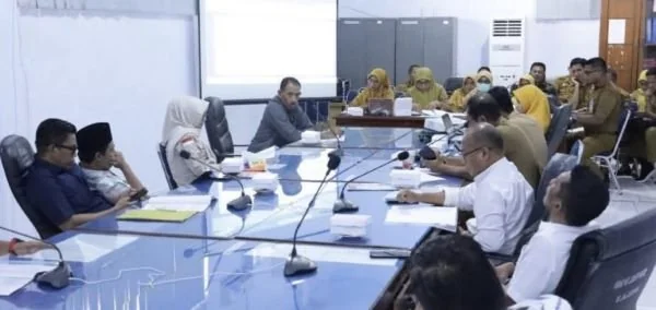 Pansus I DPRD Kabupaten Bulukumba kembali melanjutkan rapat di awal tahun dengan agenda pembahasan Rancangan Peraturan Daerah (Ranperda) tentang Fasilitasi Pencegahan dan Pemberantasan Penyalahgunaan serta Peredaran Gelap Narkoba dan Presekutor Narkotika.