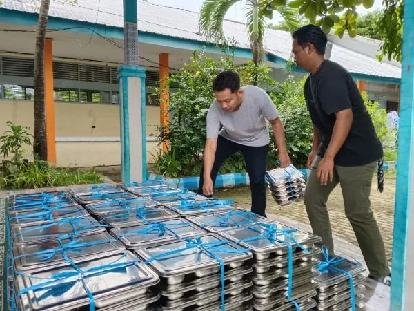 Suasana Distribusi MBG di Kota Makassar, (Dok: Sinta KabarMakassar).