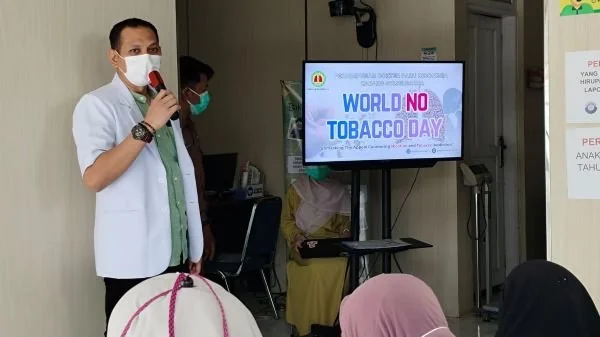 Edukasi Bahaya Roko di Poli Paru RSUD Andi Sulthan Daeng Radja Bulukumba. (Dok: Ist)