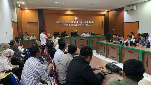 Badan Pengawas Pemilihan Umum (Bawaslu) Provinsi Sulawesi Selatan (Sulsel) melakukan rapat koordinasi hasil pengawasan pencocokan dan penelitian (Coklit) data pemilih Pemilihan Serentak tahun 2024 (Dok : ist).