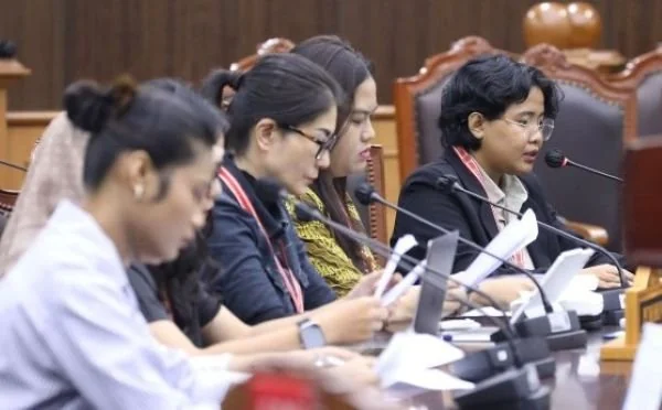 Kuasa Hukum pemohon,Ratu Eka Shaira bersama para pemohon, (Dok: Ist).